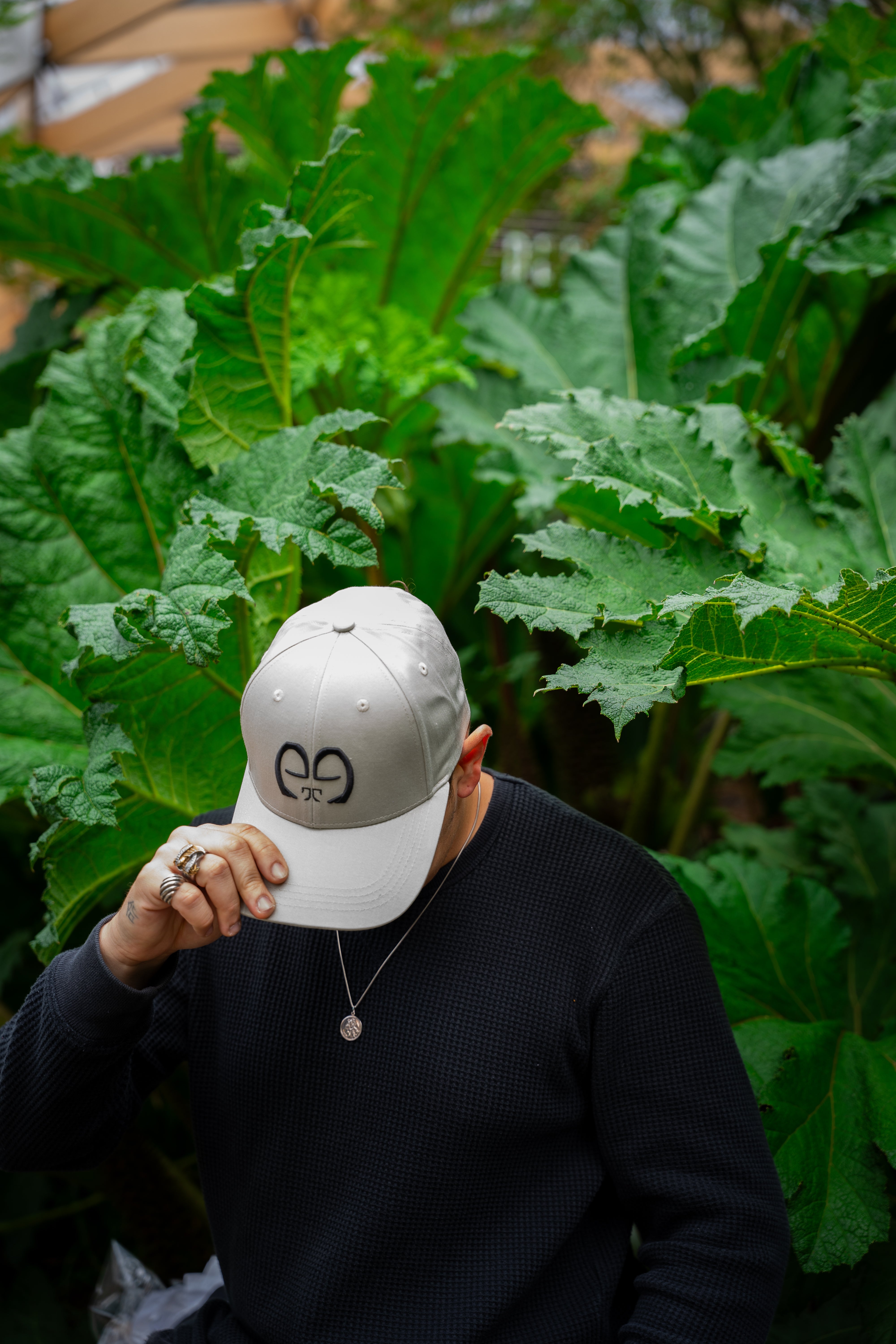 新品未使用　BREAKING COTTON HAT (OFF-WHITE) Neon Fin Dad Unstructured Hat White - Freestyle USA