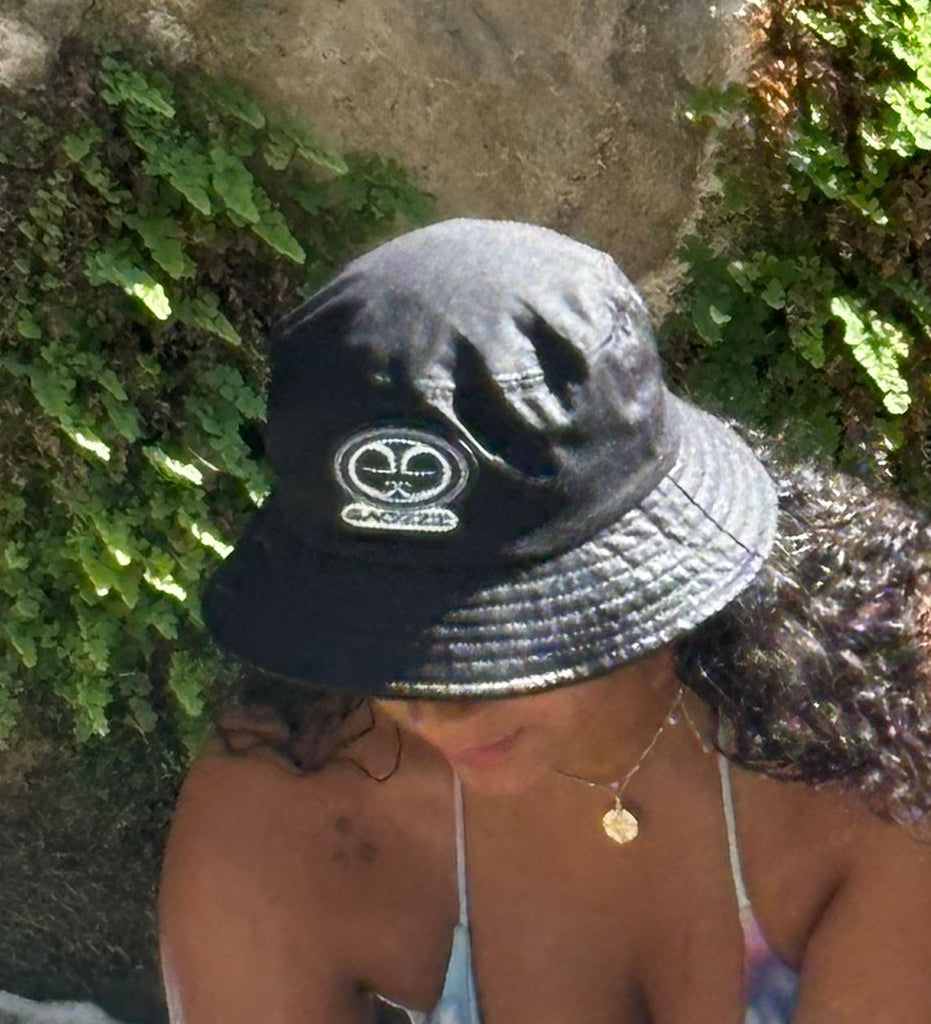BLACK BUCKET HAT [ RUBBER LOGO ]