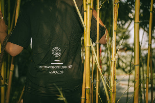 BLACK OVERSIZED GAOZZI BAMBOO T'Z { short sleeved }